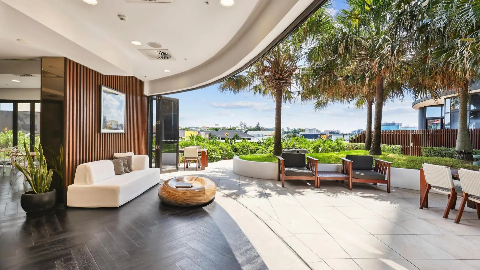 Chic 1-Bedroom Apartment With Pool And Gym Brisbane Australien
