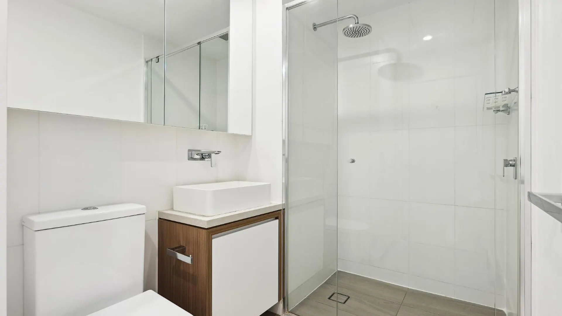בריסביין Chic 1-Bedroom Apartment With Pool And Gym